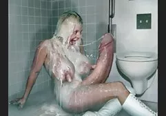 Czerwona głowa z filmy xxx sex dużymi cyckami